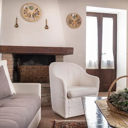 Borgo Bianchini بيت للعطل
