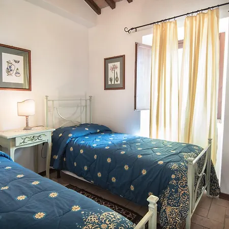 Borgo Bianchini بيت للعطل *
